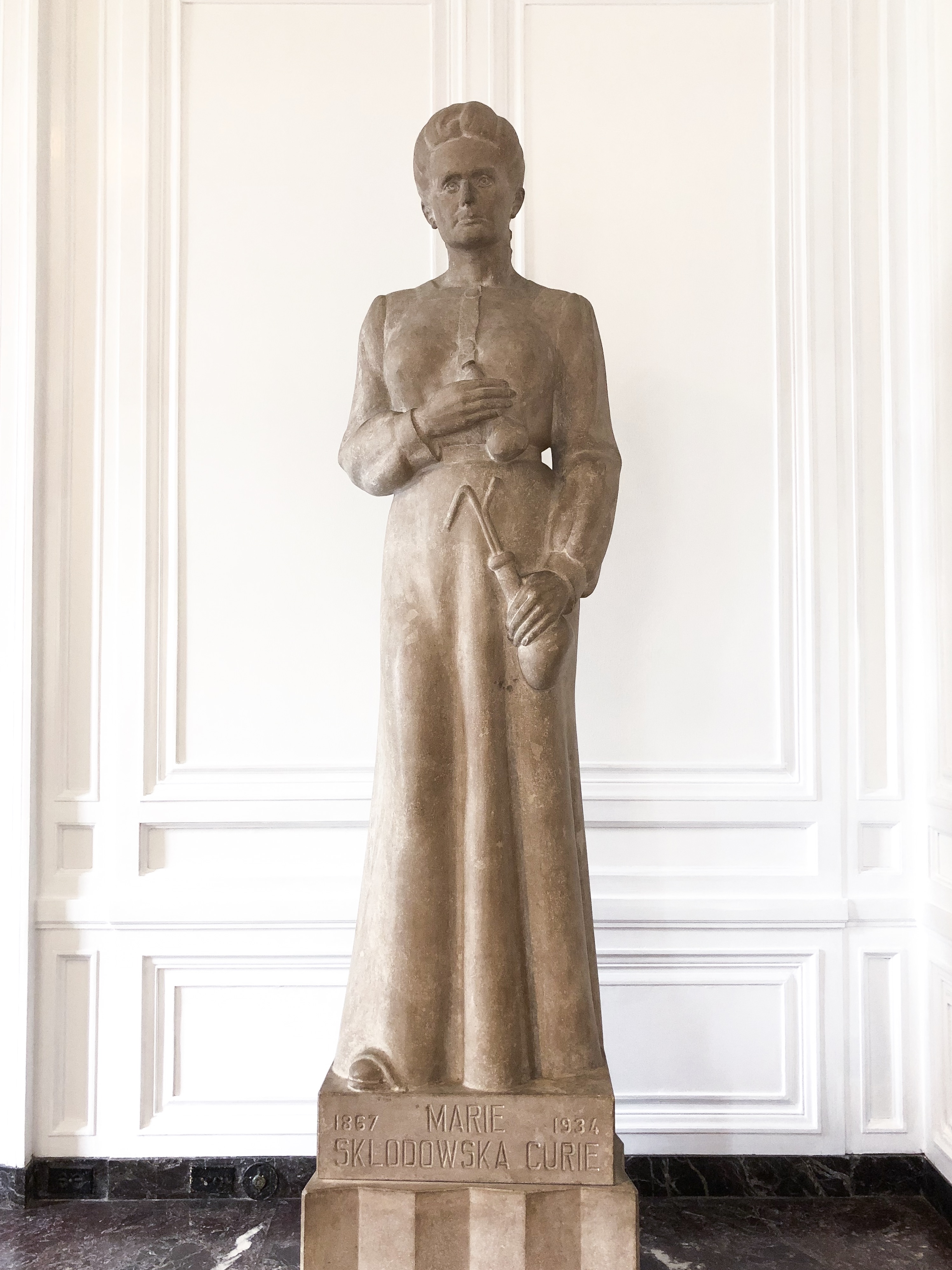 Statue of Marie Skladowska-Curie in the Hall of Immortals
